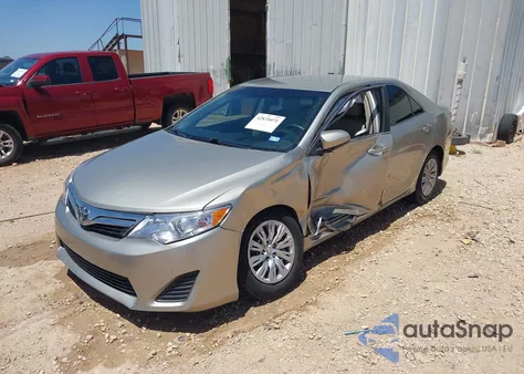 2014 Toyota Camry Le z USA, uszkodzony, nr VIN 4T4BF1FK8ER397139